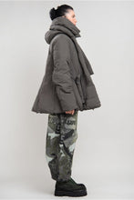 Load image into Gallery viewer, Rundholz Black Label Jungle Padded Jacket