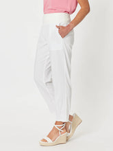 Load image into Gallery viewer, Sarah Linen Pleat Hem Pant - White