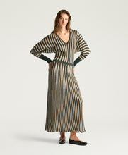 Load image into Gallery viewer, PIE KNITWEAR SKIRT