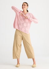 Load image into Gallery viewer, Zaket & Plover ZP8813 Floral Pointelle Vee BLUSH