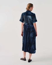 Load image into Gallery viewer, PRINTED PLEATED SHIRT DRESS