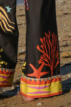 Load image into Gallery viewer, PRE ORDER-STRETCH A LEG Pant