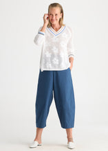 Load image into Gallery viewer, Zaket & Plover ZP8813 Floral Pointelle Vee WHITE