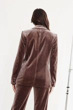 Load image into Gallery viewer, Kamare Surry Velvet Jacket - Latte