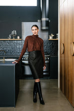 Load image into Gallery viewer, MA. Dainty VEIL CIGAR TOP