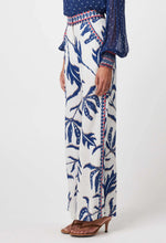 Load image into Gallery viewer, EUDORA LINEN VISCOSE PANT IN PALM SHADOW
