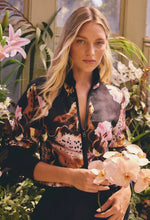 Load image into Gallery viewer, Delray Reversible Linen Viscose Jacket in Sunset Orchid/Noir Orchid