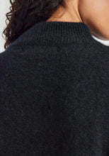 Load image into Gallery viewer, Untouched World Anne Cape 100414 Jet