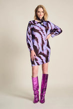 Load image into Gallery viewer, DRESS SATIN FEATHERS