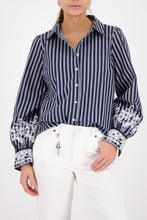 Load image into Gallery viewer, Monari Blouse with lace
