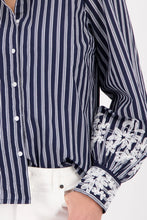 Load image into Gallery viewer, Monari Blouse with lace
