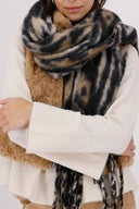 Load image into Gallery viewer, Monari Fluffy scarf with tiger pattern
