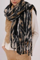 Load image into Gallery viewer, Monari Fluffy scarf with tiger pattern
