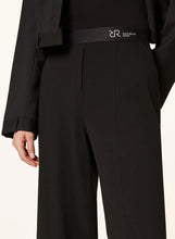Load image into Gallery viewer, RAFFAELLO ROSSI HALE 7/8 TAPERED LEG PANT
