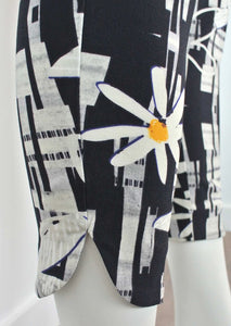 Lisette L Graphic Daisy Print 26" Tulip Hem Pant