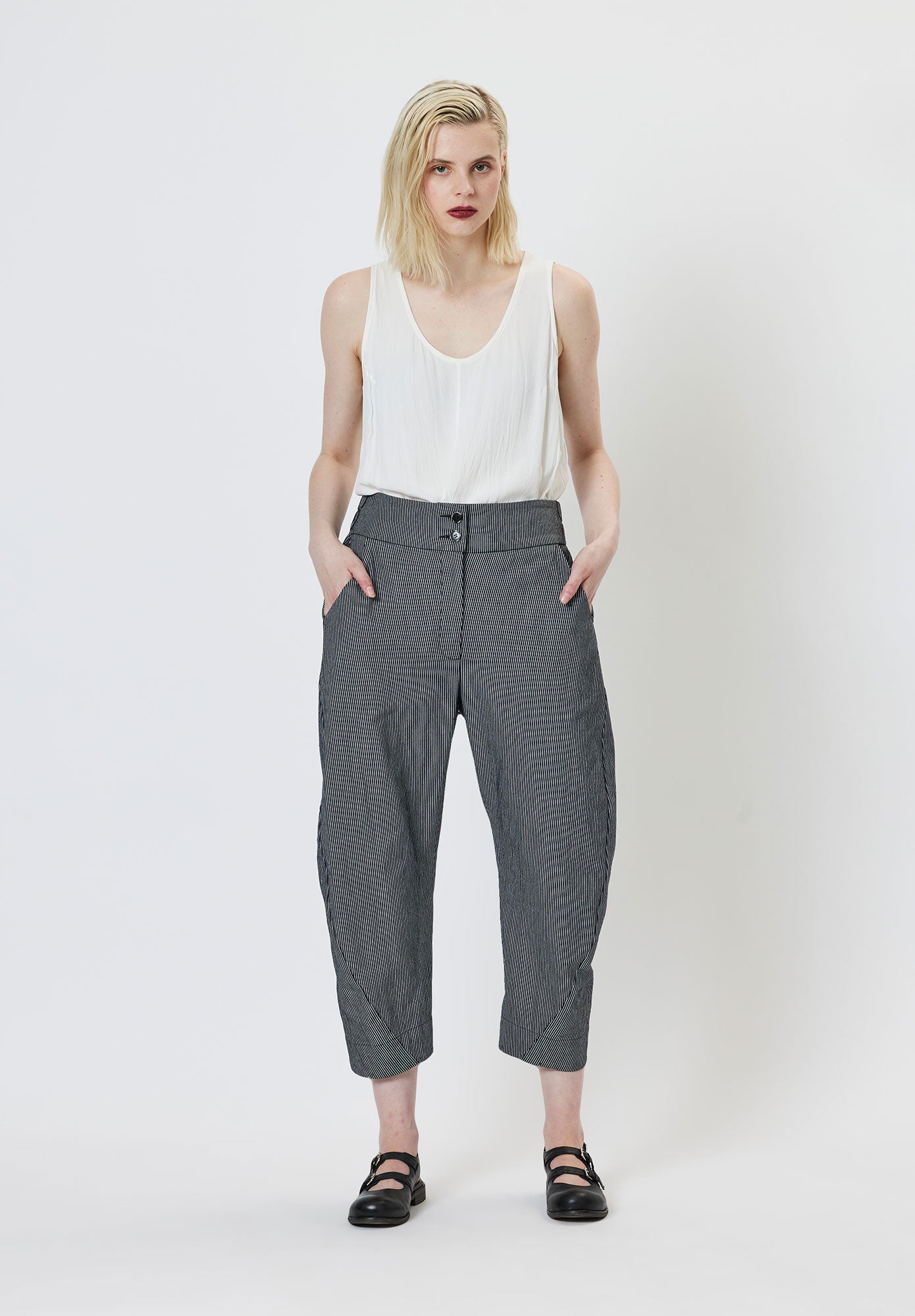 CURVE LEG PANT 3/4 BLACK STRIPE