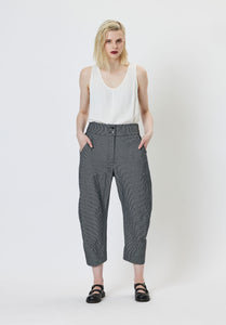 CURVE LEG PANT 3/4 BLACK STRIPE