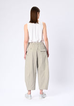 Load image into Gallery viewer, MM Söhn  Downtown Contour Leg Pant Oyster
