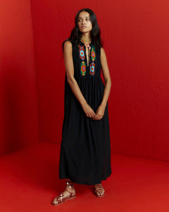 DRESS IN BLENDED SILK CREPE WITH HAND EMBROIDERED PLASTRON