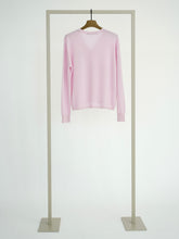 Load image into Gallery viewer, Herzens Angelegenheit V-neck pullover cashmere  E602
