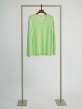 Load image into Gallery viewer, Herzens Angelegenheit V-neck pullover cashmere  E602
