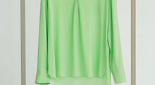 Load image into Gallery viewer, Herzens Angelegenheit Shiny silk blouse 6103
