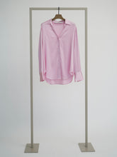 Load image into Gallery viewer, Herzens Angelegenheit Shiny silk blouse 6103
