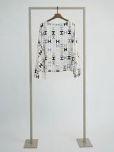 Load image into Gallery viewer, Herzens Angelegenheit Round neck blouse 6160
