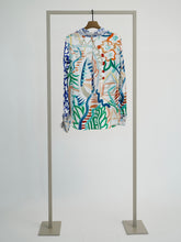 Load image into Gallery viewer, Herzens Angelegenheit Colourful printed silk blouse with flowers 6192
