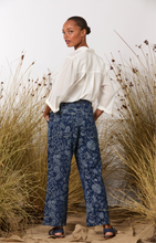 Load image into Gallery viewer, MA DAINTY DISCONNECTED JEAN DTY 04297A
