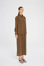 Load image into Gallery viewer, Mela Purdie F67 8919 FRILL NECK BLOUSE
