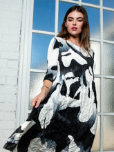 Load image into Gallery viewer, Alquema  3/4 Sleeve Smash Dress - Prints
