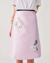 Load image into Gallery viewer, MIDI SKIRT WITH FLORAL EMBROIDERY
