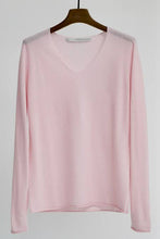 Load image into Gallery viewer, Herzens Angelegenheit V-neck pullover cashmere  E602

