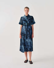 Load image into Gallery viewer, PRINTED PLEATED SHIRT DRESS
