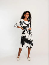 Load image into Gallery viewer, Alquema  3/4 Sleeve Smash Dress - Prints
