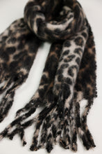 Load image into Gallery viewer, Monari Flannel Leopard Scarf
