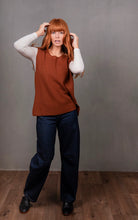 Load image into Gallery viewer, BL6603  Crew Neck Vest with Stepped Hem

