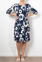 Load image into Gallery viewer, NEW 3/4 Sleeve Smash Pocket Dress
