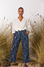 Load image into Gallery viewer, MA DAINTY DISCONNECTED JEAN DTY 04297A
