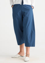 Load image into Gallery viewer, Zaket &amp; Plover ZP8846 Barrel Leg Pant OCEAN
