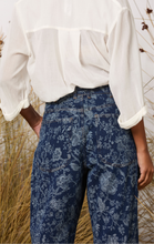 Load image into Gallery viewer, MA DAINTY DISCONNECTED JEAN DTY 04297A
