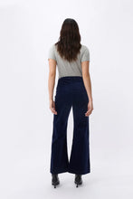 Load image into Gallery viewer, Kireina Freya velvet jean Navy
