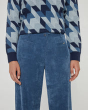 Load image into Gallery viewer, Women&#39;s corduroy wide pants with plastron pockets
