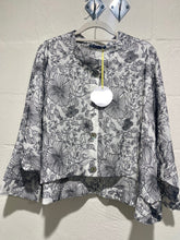 Load image into Gallery viewer, VALIA  CE002 Eclipse Shrug   Black/White
