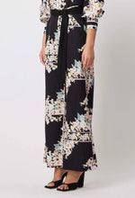 Load image into Gallery viewer, PANTEA LINEN/VISCOSE PANT IN ROSEWATER BORDER PRINT
