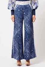 Load image into Gallery viewer, VENUS VISCOSE LINEN PANT IN ZODIAC PRINT
