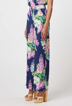 Load image into Gallery viewer, Augustine Viscose Dobby Pant in Navy Wisteria
