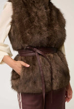 Load image into Gallery viewer, Milton Leather Belt in Oxblood
