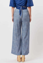 Load image into Gallery viewer, PANAMA LINEN VISCOSE WIDE PANT IN DEL MAR STRIPE
